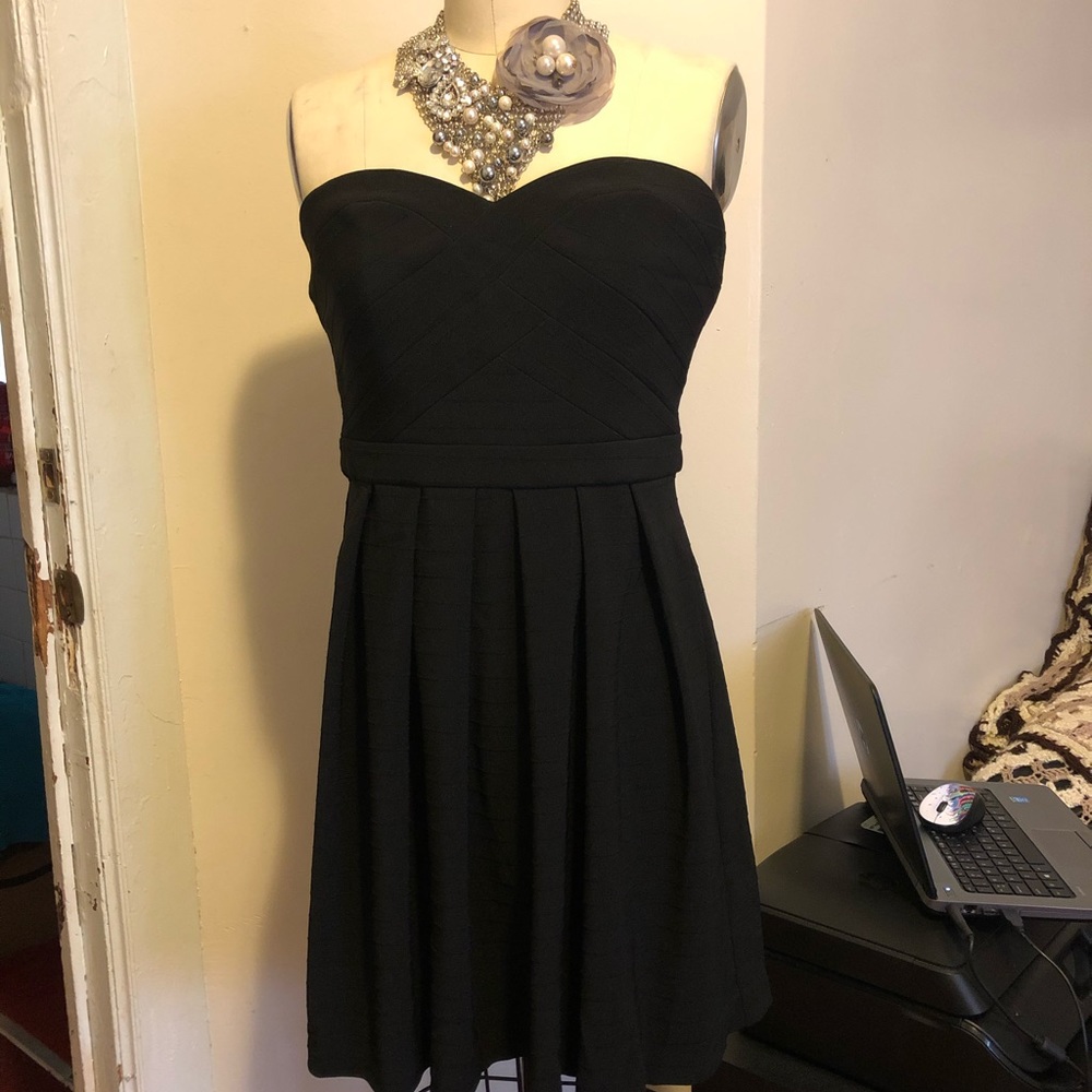 Sweetheart Cut Strapless Black Dress
